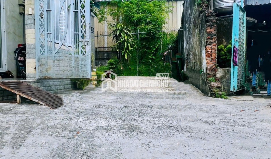 Nhà phố đẹp Linh Xuân - 52m2 -  Nhỉnh 4 tỷ - Hẻm 6m – Ôtô đậu trước nhà